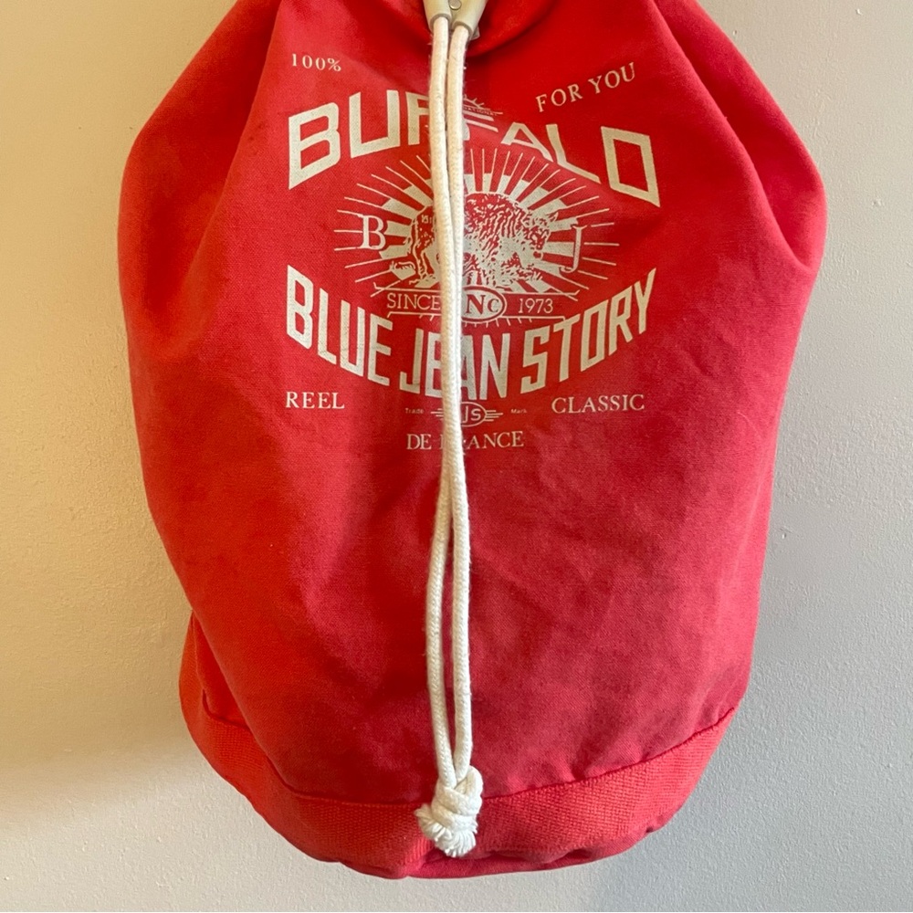 Buffalo David Bitton “Blue Jean Story” Red Canvas Backpack – Y2K Vintage EUC - Picture 5 of 16